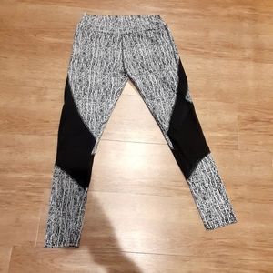 Womens Athletic Leggings S/M
